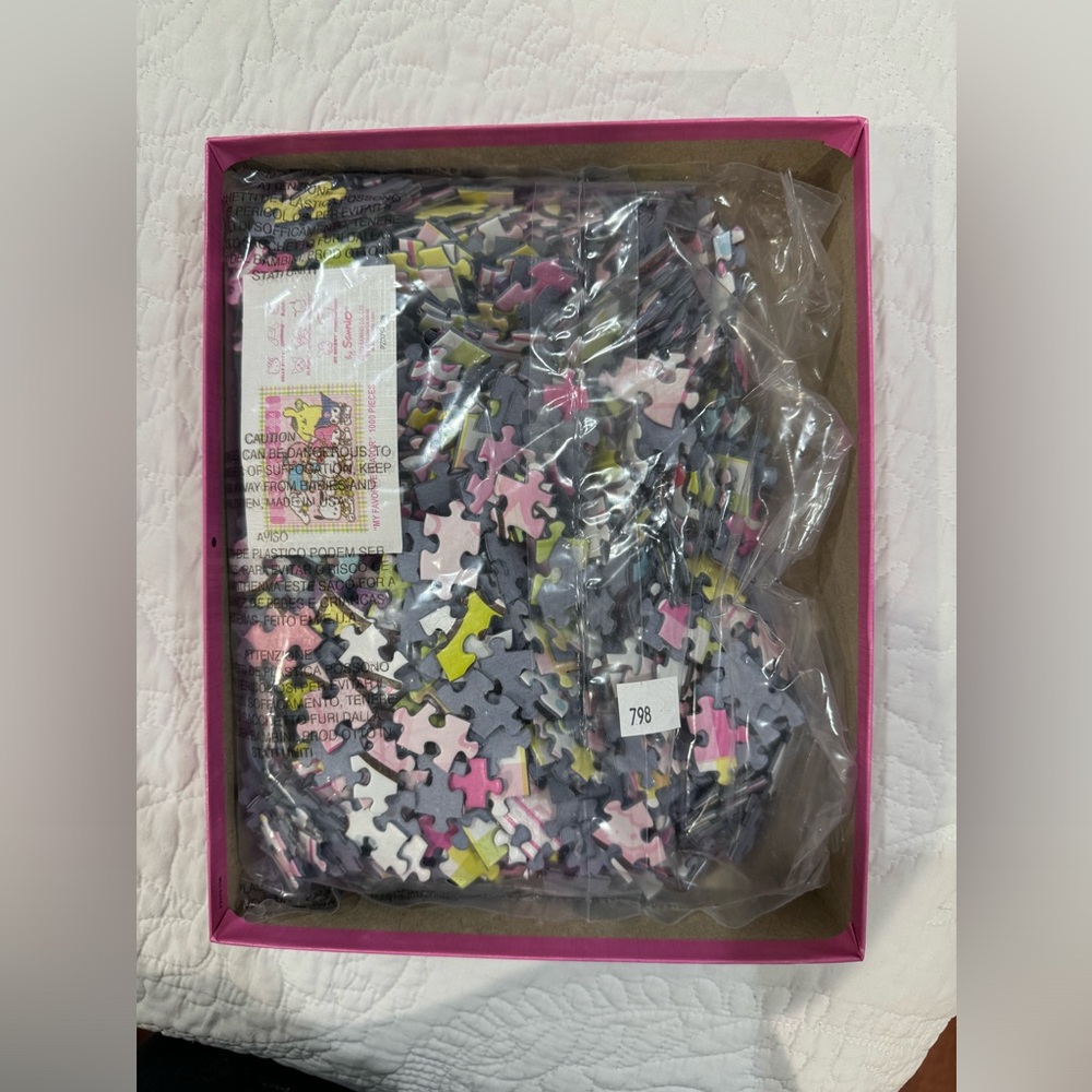 Hello Kitty & Friend Puzzel - Picture 2 of 2